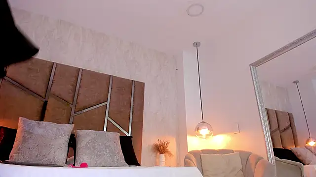 Martinaa Jones  online show from November 20, 8:21 pm