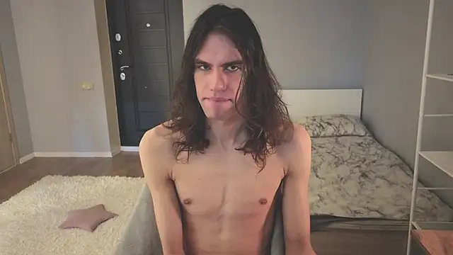 mollymila online show from April 6, 11:00 am