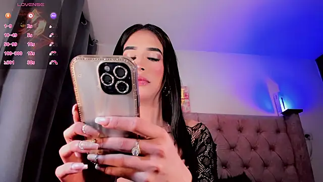 kimMaddiee online show from June 7, 4:52 am
