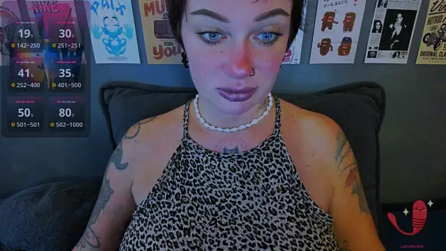 EllieOz online show from July 3, 4:13 pm