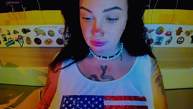 EllieOz online show from November 4, 3:06 pm