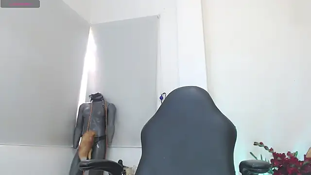 sasha mom69  online show from February 3, 6:34 pm