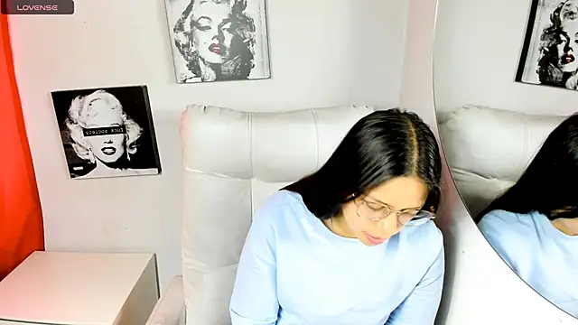 SamanthaRoldaan online show from April 18, 7:58 pm