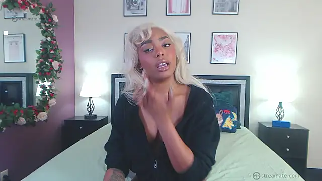 RobynKnight online show from January 14, 3:33 am