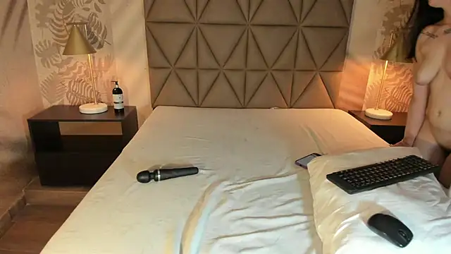 AnneDixie online show from February 25, 7:07 am