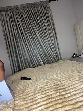 Bustygoddess32 online show from February 15, 11:15 pm