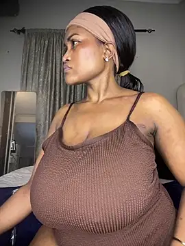 Bustygoddess32 online show from December 19, 10:57 pm