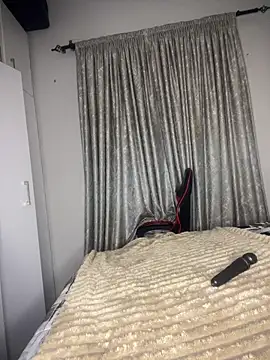 Bustygoddess32 online show from April 17, 1:19 am