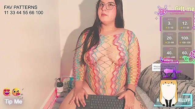 Mellyparker  online show from September 18, 2:37 pm