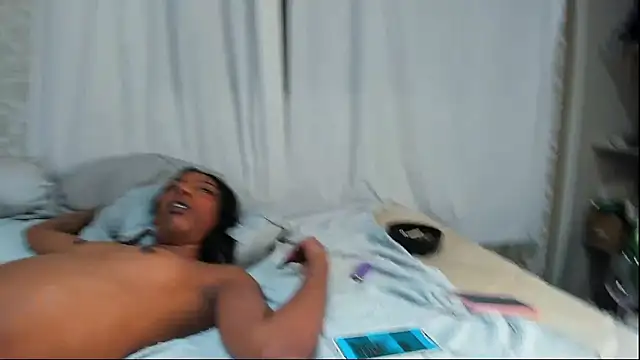 Naomisalles online show from March 14, 4:35 am