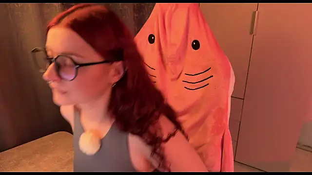 RozieRose online show from November 17, 5:52 am