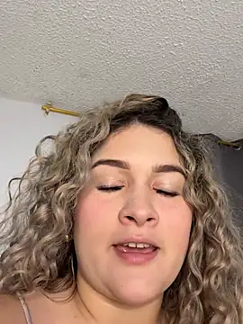 Sara smiiith211 online show from March 29, 12:09 am