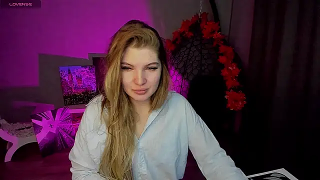 Snapshot of lily_williamss chatting on September 14, 12:08 am lily williamss online show from September 14, 12:08 am