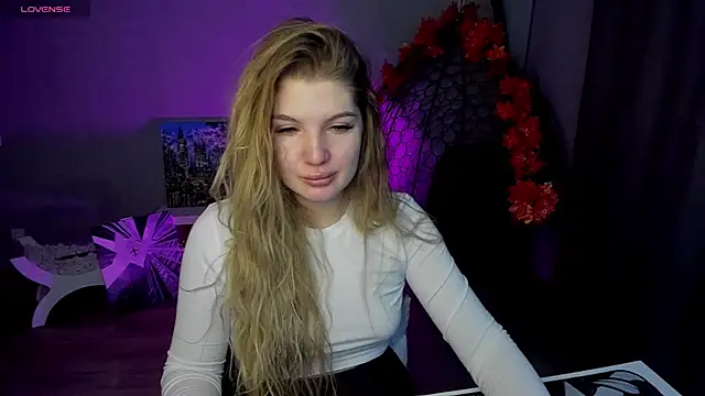 Snapshot of lily_williamss chatting on October 9, 2:05 am lily williamss online show from October 9, 2:05 am