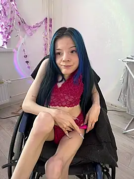 MiniSophiaa online show from March 10, 7:45 am