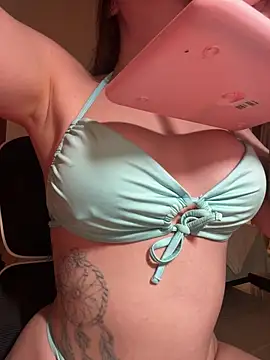 Amelia Rouse online show from February 11, 8:43 pm