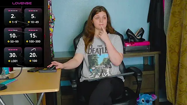 TreeJeanne online show from December 16, 8:15 pm