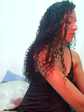 lessaeumesma8 online show from September 30, 6:35 pm