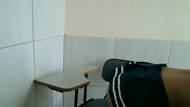 lessaeumesma8 online show from June 8, 4:52 pm