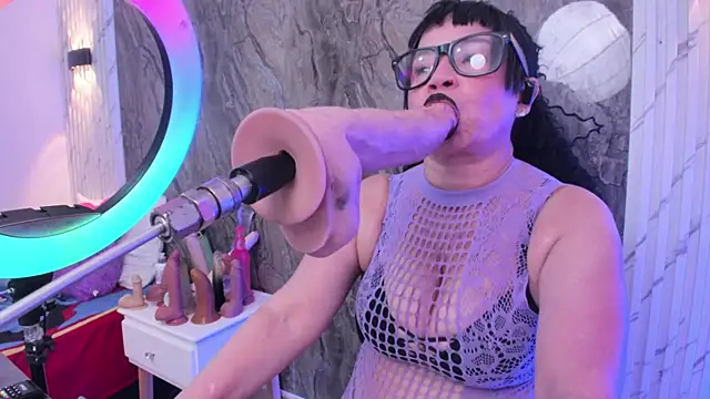 annie wigg online show from November 7, 3:23 am