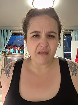 sylviahhh online show from March 27, 10:49 am