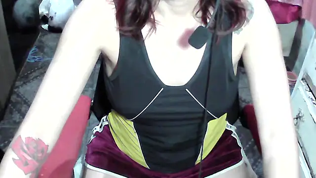 ManuEscarlate13 online show from November 27, 4:48 am