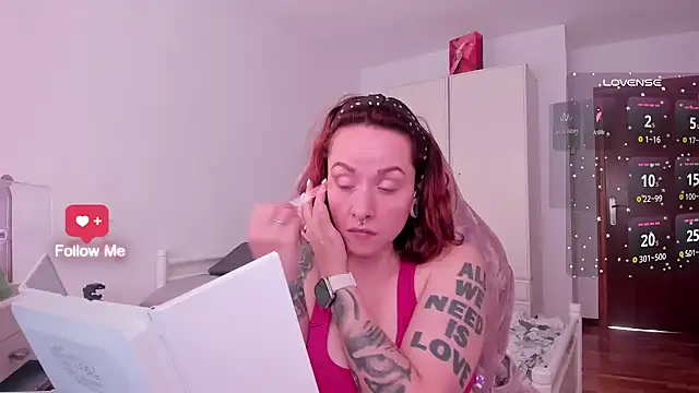 Domina Deivis online show from September 24, 8:24 am