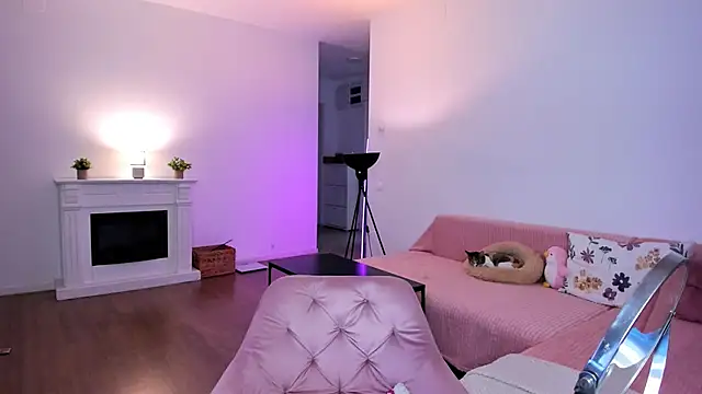 AnysaSmith online show from April 18, 8:20 pm