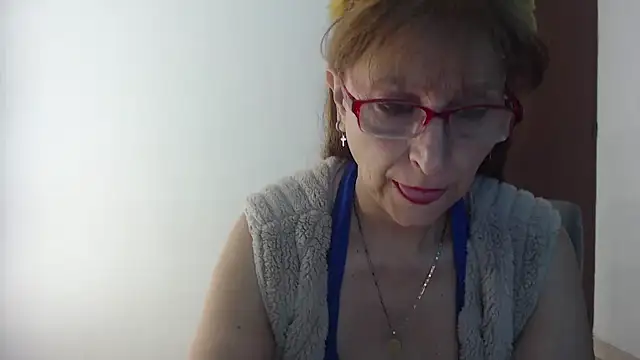 Lilly macflyy online show from October 29, 5:15 pm