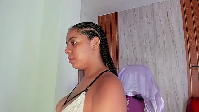 Snapshot of Alika01 chatting on October 4, 1:39 pm Alika01 online show from October 4, 1:39 pm