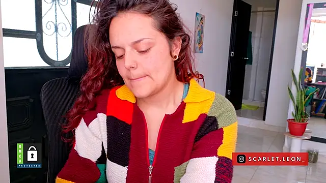 Scarletleon77 online show from July 2, 6:25 pm