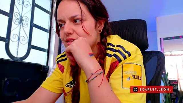 Scarletleon77 online show from June 17, 9:38 pm
