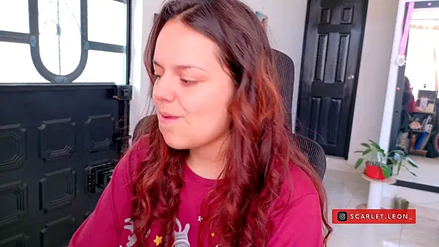 Scarletleon77 online show from July 15, 3:39 pm