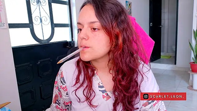 Scarletleon77 online show from July 1, 3:55 pm