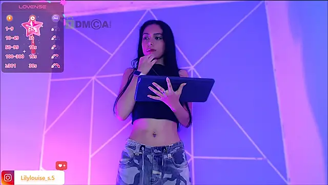 lilylouisee online show from November 8, 11:21 pm