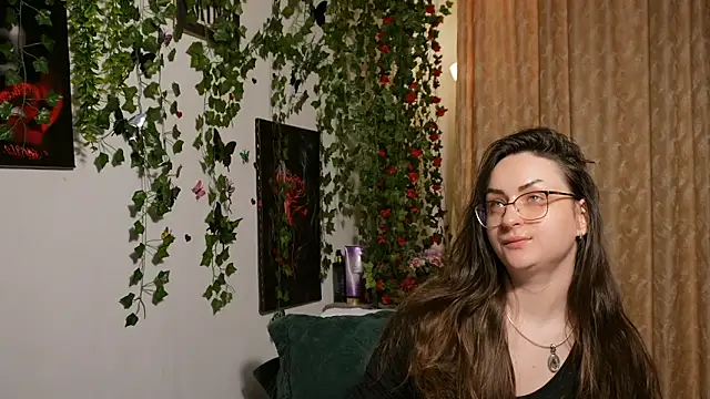 NaughtYHomemadE online show from December 1, 5:37 pm