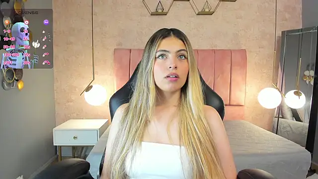 Snapshot of magic_fernanda chatting on October 21, 8:24 pm magic fernanda online show from October 21, 8:24 pm