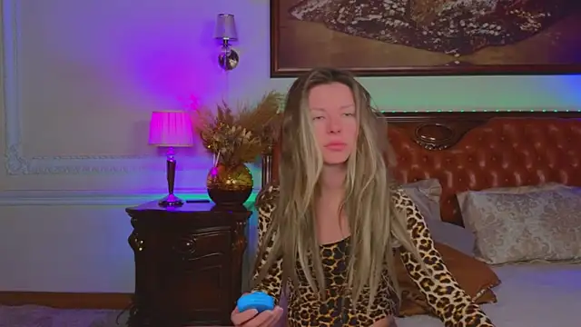 Real Tini online show from December 1, 6:28 am