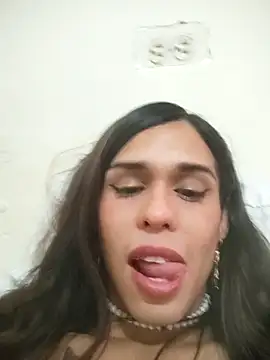 pretty ariiel online show from June 25, 3:57 pm