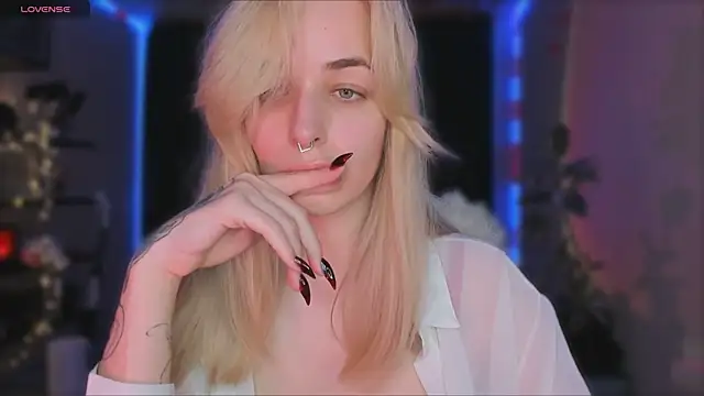 Eli Llie online show from November 10, 8:26 pm