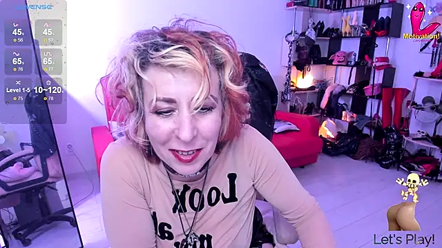 Snapshot of GinaMiracle chatting on October 16, 10:34 pm GinaMiracle online show from October 16, 10:34 pm