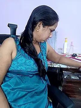 reemacouple007 online show from April 18, 7:11 am