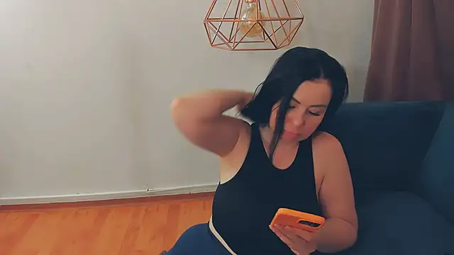 LayaFlow online show from April 6, 11:44 am