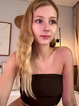 LunaRase online show from January 13, 6:19 am