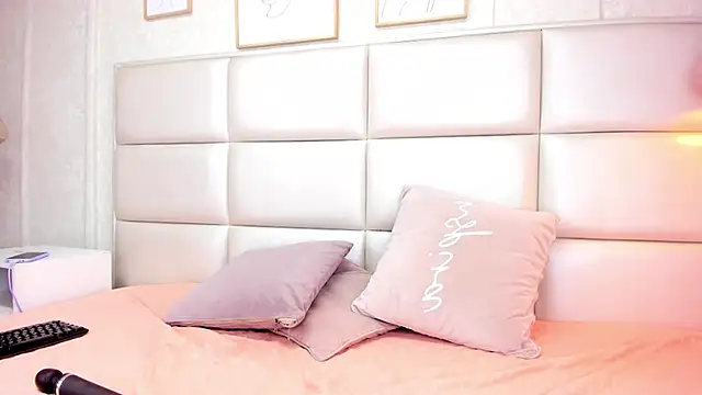 Anniie Queen online show from January 11, 4:39 am