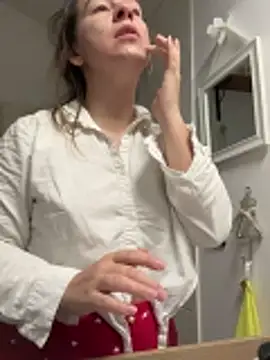 lyajoliee online show from March 14, 8:37 am