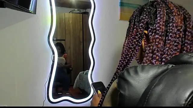 ladyrd1 online show from October 15, 7:11 am