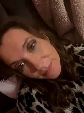 Snapshot of Lwhite1 chatting on October 21, 11:53 pm Lwhite1 online show from October 21, 11:53 pm