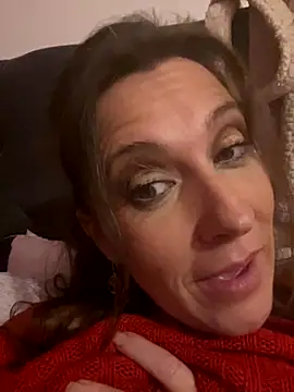 Snapshot of Lwhite1 chatting on October 23, 12:05 am Lwhite1 online show from October 23, 12:05 am