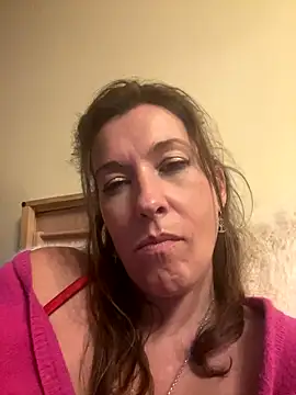 Snapshot of Lwhite1 chatting on October 19, 10:34 pm Lwhite1 online show from October 19, 10:34 pm